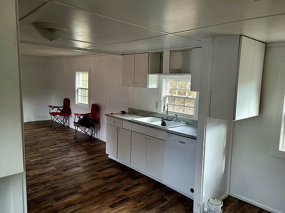 Kitchen - sink, counter