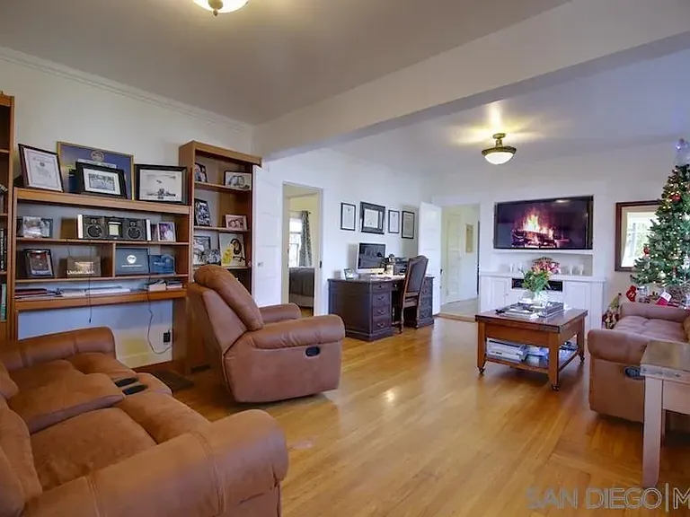 3970 Harney St — Photo 8
