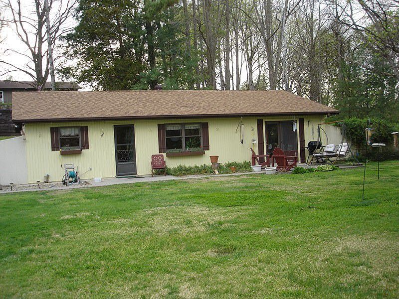 1st image of 31 Hunter Dr