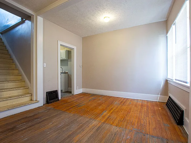 2202 Wirt St — Photo 7