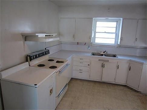 3rd image of 804 Beekman Ave
