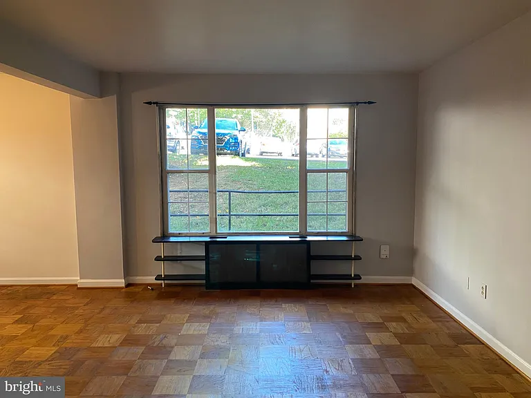 1300 N Meade St #22 — Photo 8