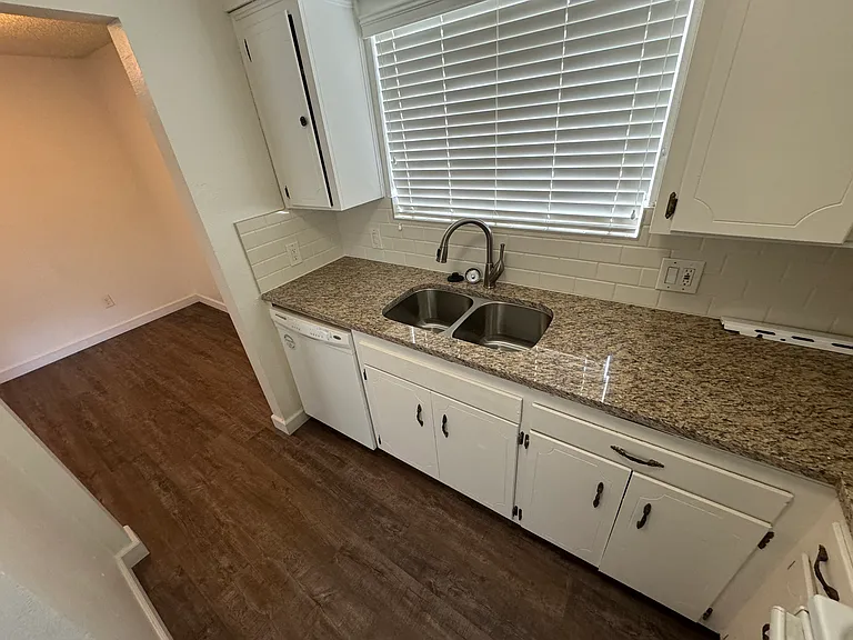 1254 W Cornell Ave — Photo 5