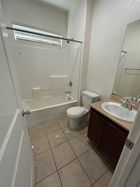 4 bed, 2905 sqft, $3,450 — Photo 3