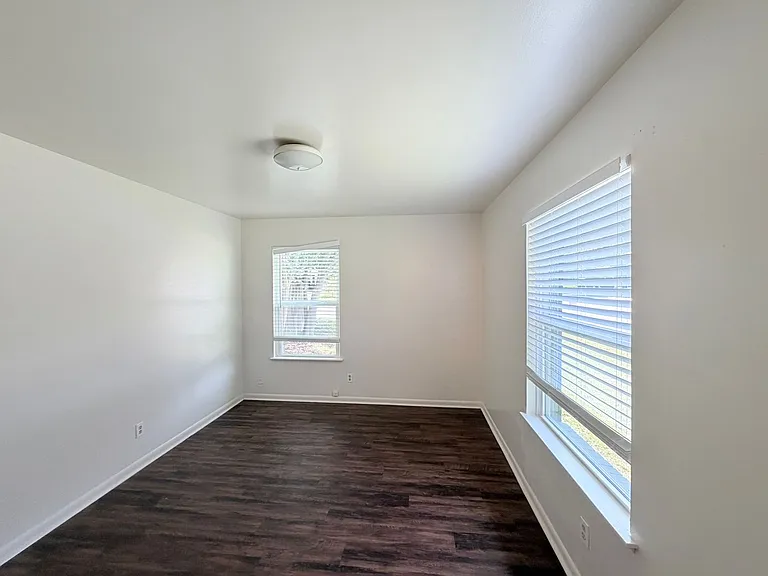 8701 Parkfield Dr — Photo 17