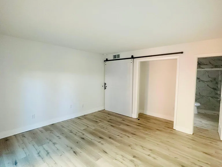 3103 W Knights Ave — Photo 16