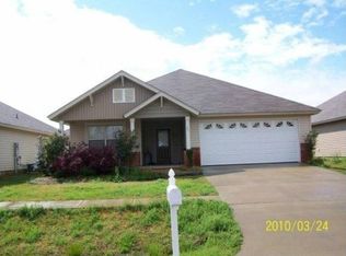 21 S Village Ln, Petal, MS 39465