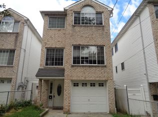 342 Taylor St, Staten Island, NY 10310