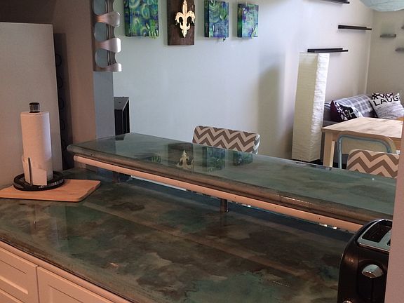 Breakfast bar