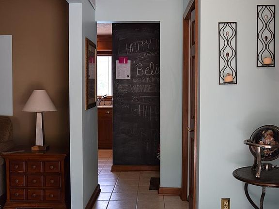 3rd image of 3188 Creekside Dr