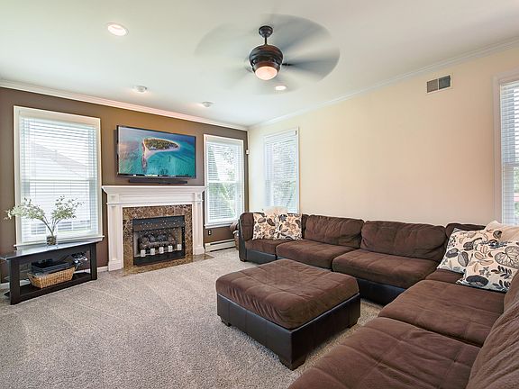 2nd image of 881 Oakley Dr