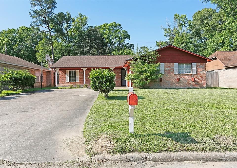 1st image of 1811 Southwood Dr