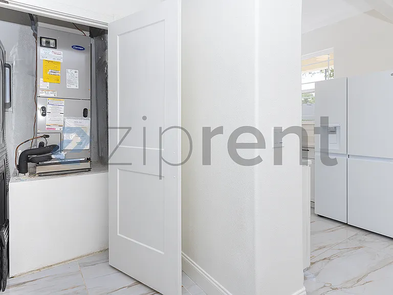 1445 Bird Rd — Photo 15