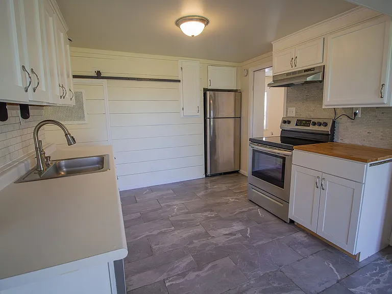 934 Mohegan Rd — Photo 11