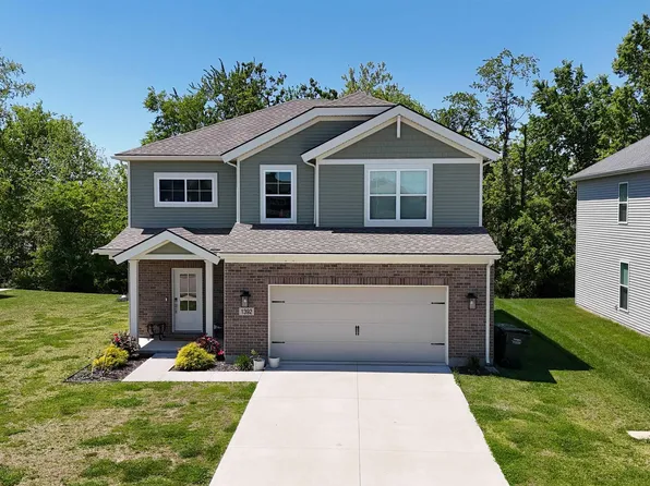 1392 N Hunters Crossing Cir, Huntingburg, IN 47542