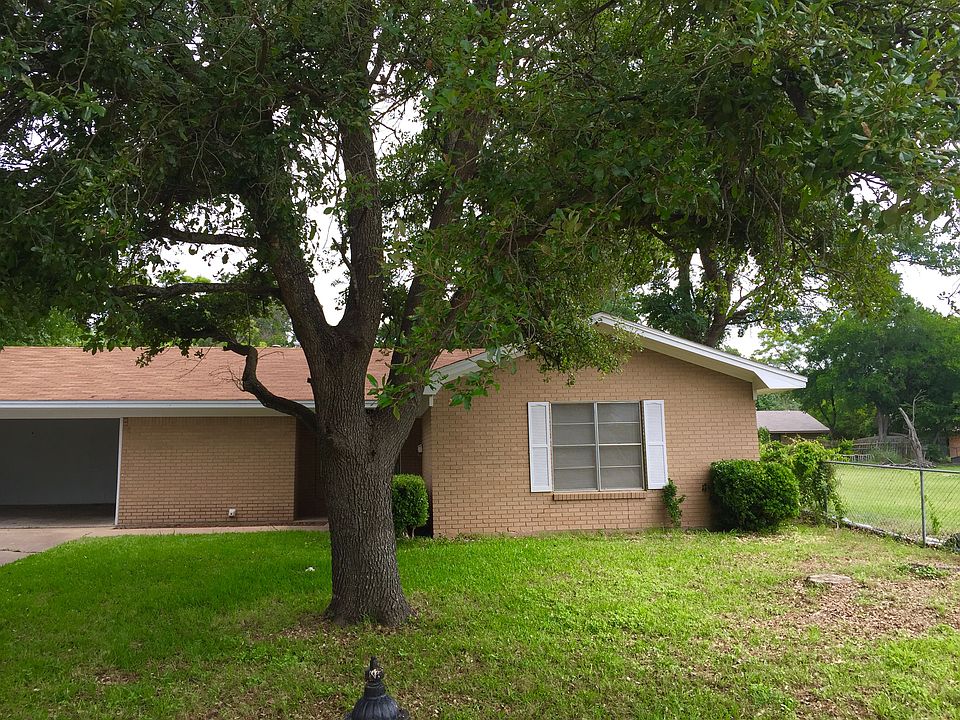 1st image of 225 Neumann Dr