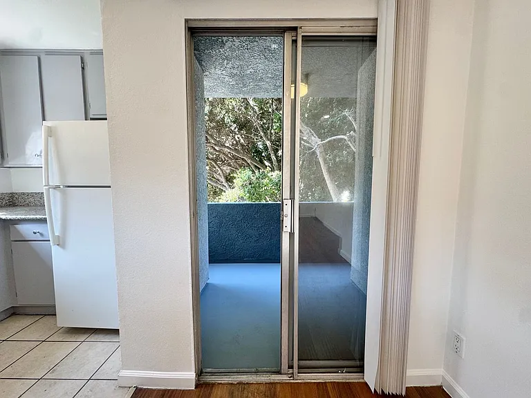 3746 Mentone Ave — Photo 9