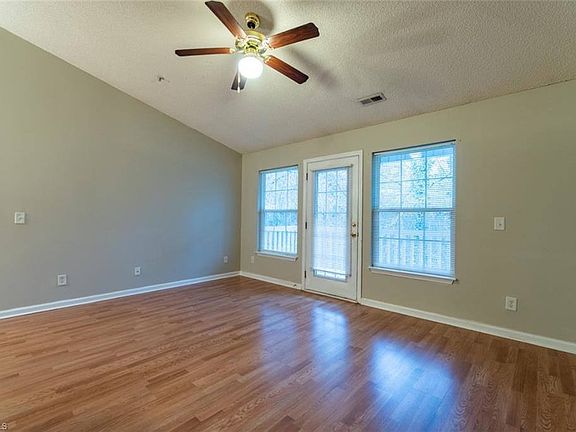 4th image of 905 Hanahan Ct Unit 3B