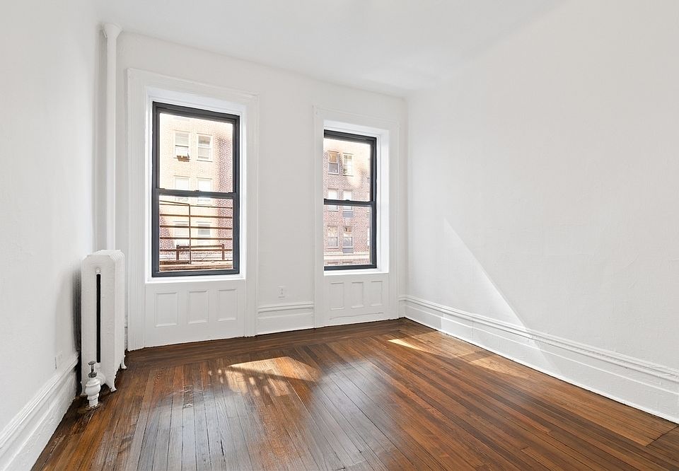 1st image of 336 W 95th St #32