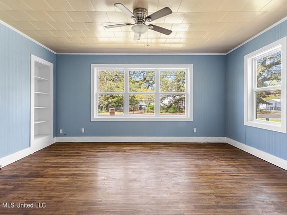 5th image of 311 W Old Pass Rd