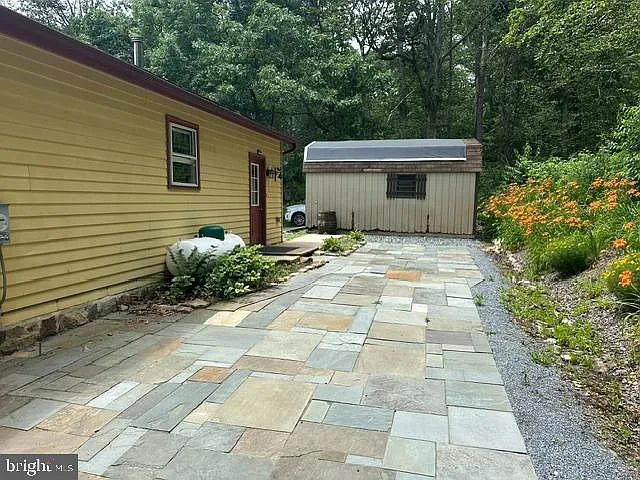115 Fieldstone Rd — Photo 34