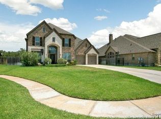 612 Oak Brook Dr, New Braunfels, TX 78132