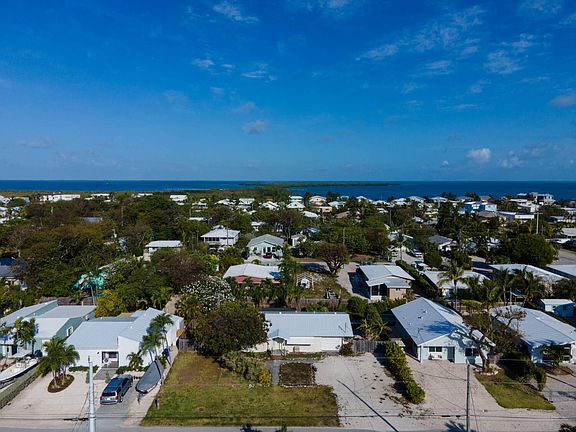 3rd image of 219 S Coconut Palm Blvd