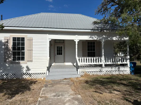 701 E Lott St, Beeville, TX 78102