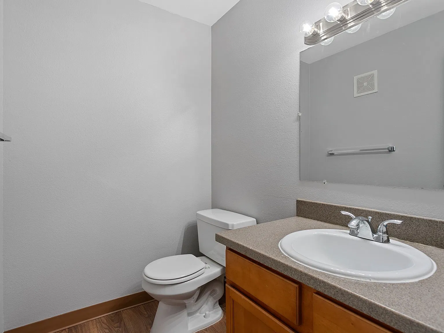 Meadow Park East Apartments — Photo 3