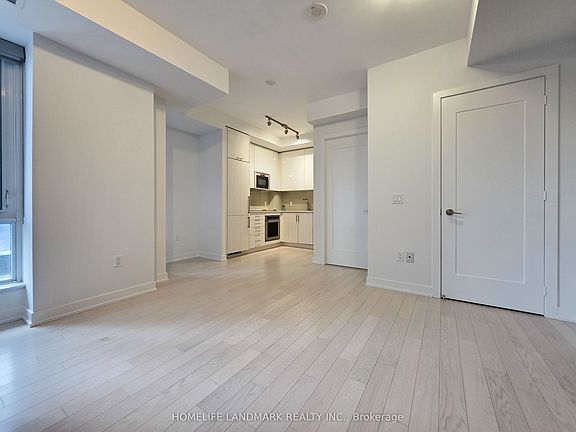 4th image of 330 Richmond St W #605