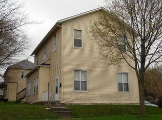 827 W 15th St, Davenport, IA