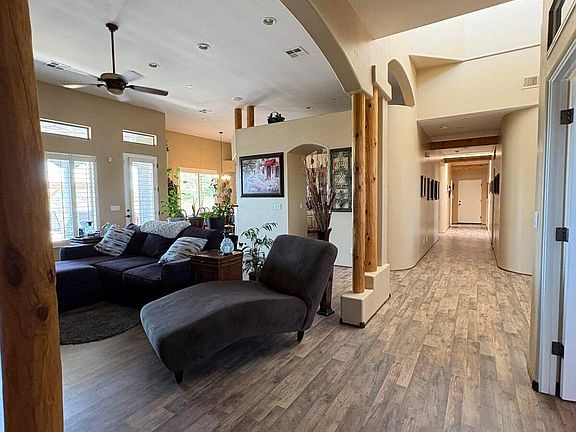 3rd image of 15523 W PEAKVIEW Road