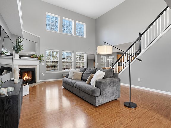 3rd image of 3468 Modesto Ln