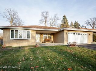 430 E Walnut St, Roselle, IL 60172