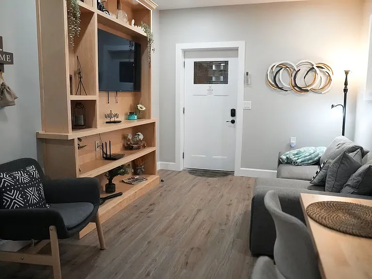 3110 W Palmetto St — Photo 3