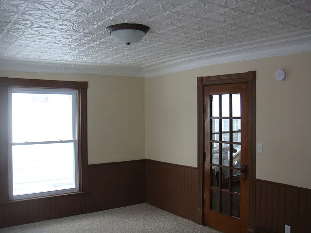 214 E Bremer St — Photo 4