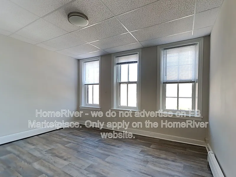 1 bed, 1.0 bath, 800 sqft, $1,000 — Photo 2