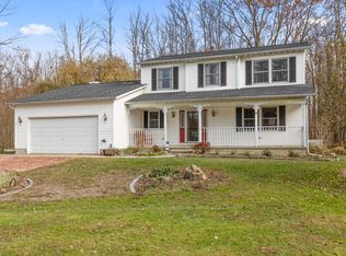 8221 Rustic Dr, LEROY TOWNSHIP, OH 44024