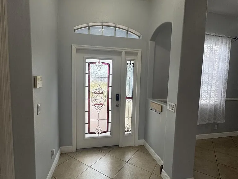 997 SW Hamberland Ave — Photo 2