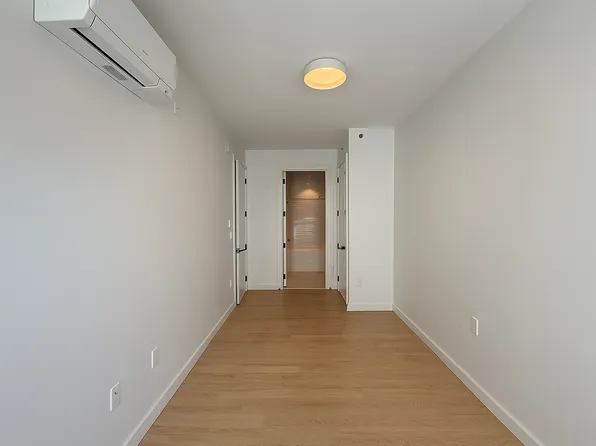 333 Linden Boulevard image 7 of 11