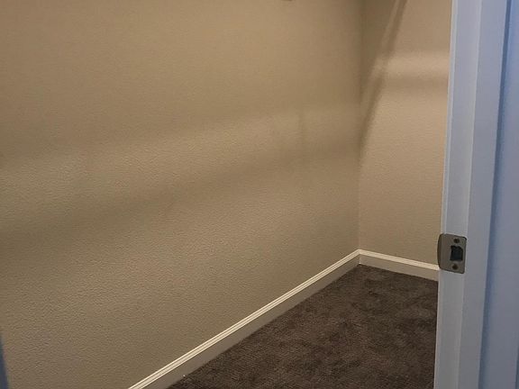 5th image of 662 W Downey Dr