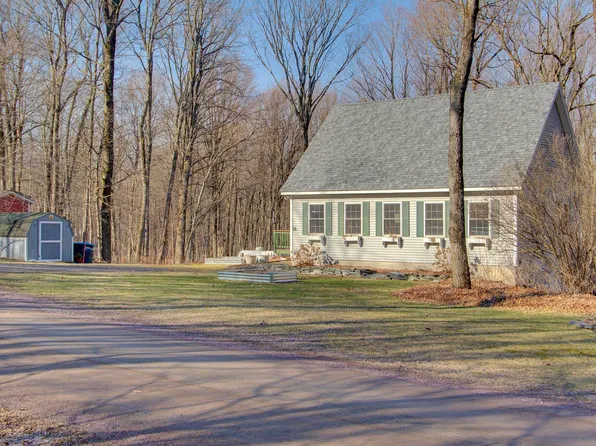 47 Lovers Lane, Grand Isle, VT 05458