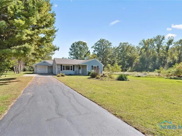 3010 Elmwood Dr, Sylvania, OH 43560