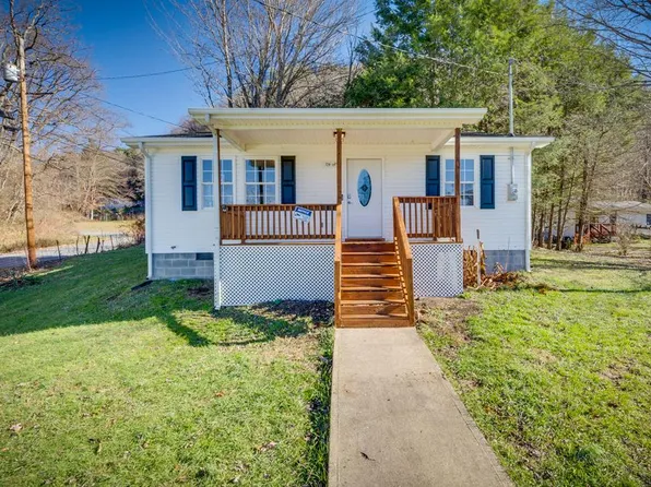 724 E 4th St, Damascus, VA 24236