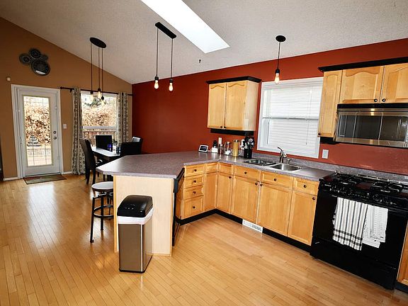 4th image of 3208 135a Ave NW