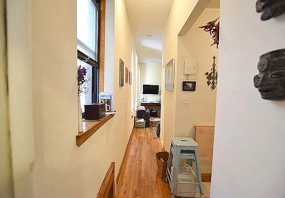 4th image of 203 W 85th St APT 42