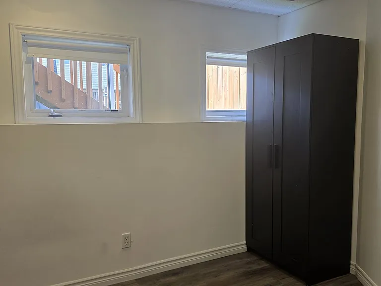 208 English Ln — Photo 8