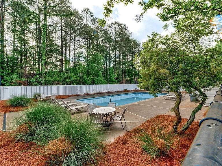 5527 Bridge Pointe Dr — Photo 48