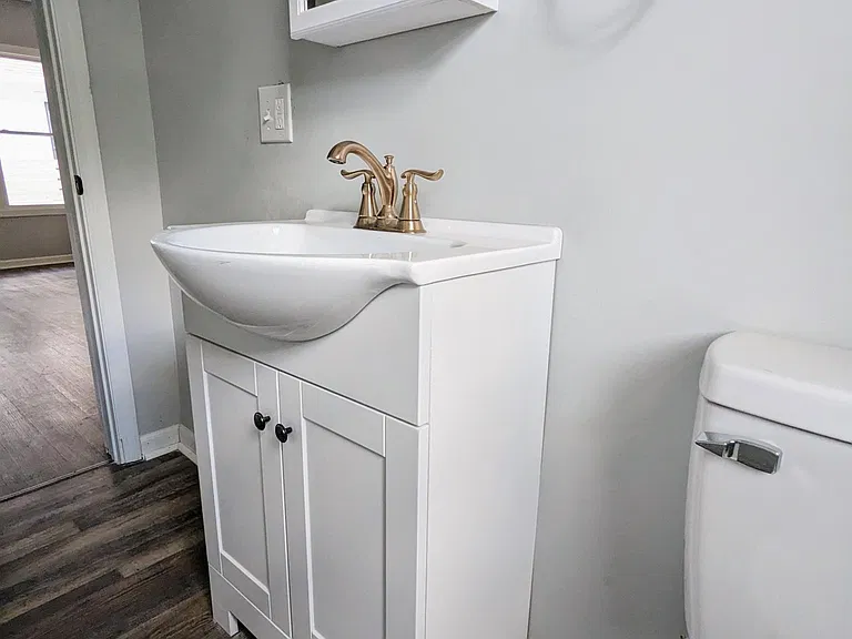 1004 S Beech St — Photo 16