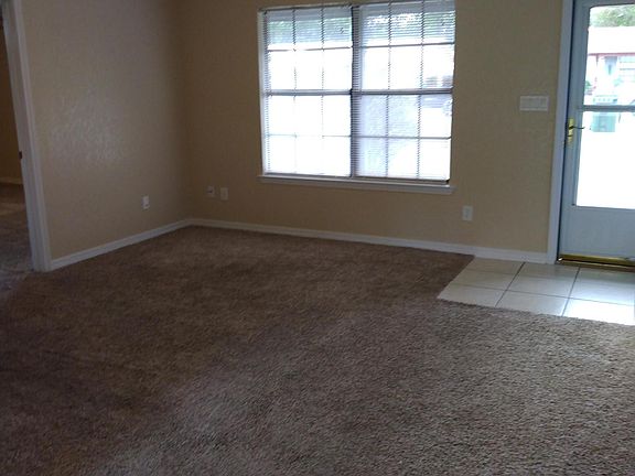 5th image of 10483 Silver Creek Dr